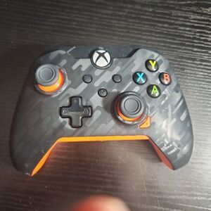 PDP Xbox Wired‎ Game Controller Black Camo Ergonomic Headset Jack Modern